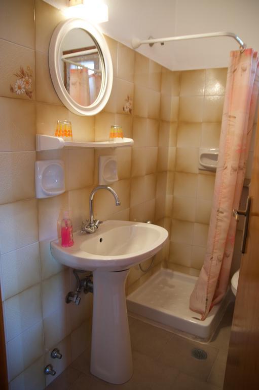 Stavroula Rooms Makrirrákhi Quarto foto